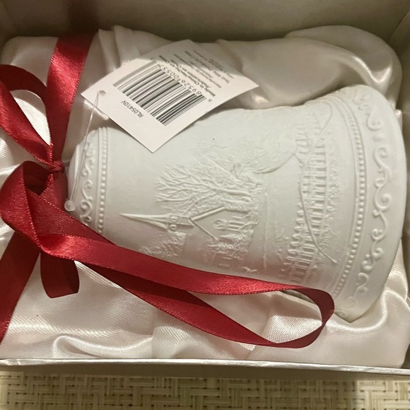 Kringle Express 5” Illuminated Porcelain Holiday Bell with Gift Box - Picture 5 of 15